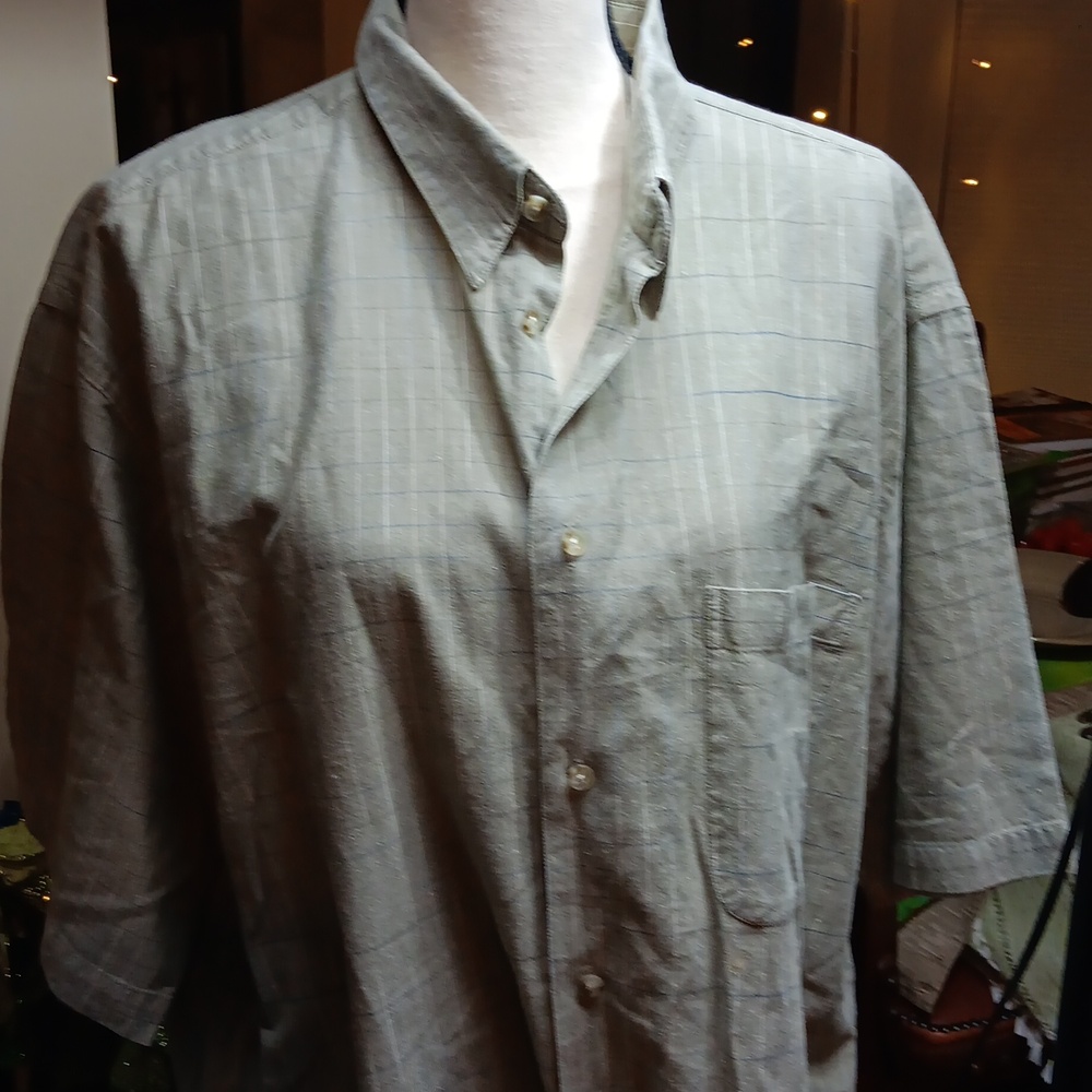 Men's xl button down tan light blue stripes. Nwot XL